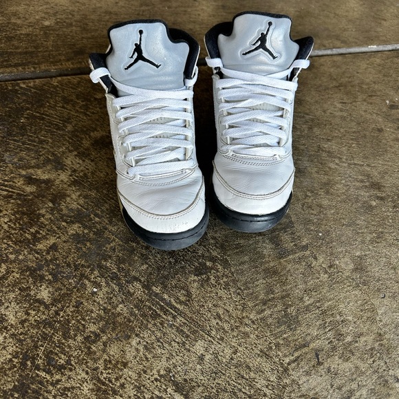 Jordan 5 size 5.5y metallic - Picture 1 of 8